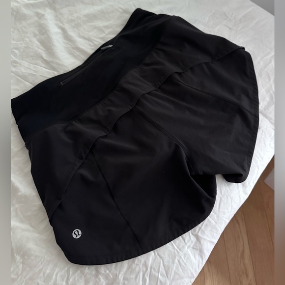 Lululemon Workout Shorts - Black Size 6 - Picture 4 of 5